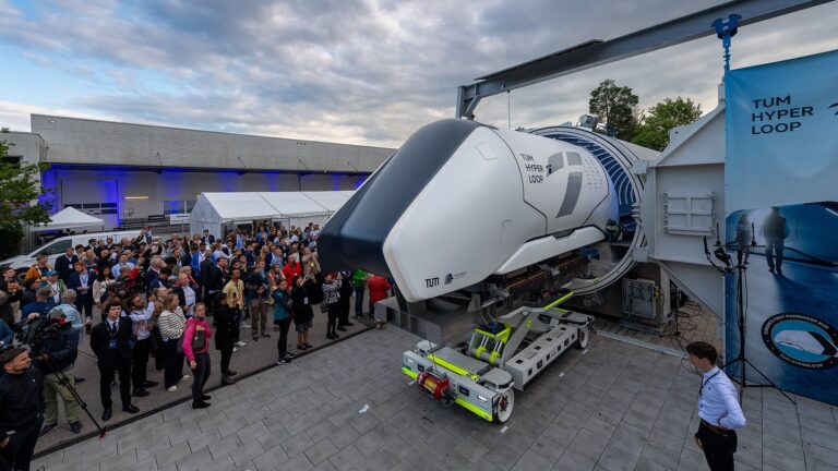 Read more about the article TUM Hyperloop test track opens near Munich